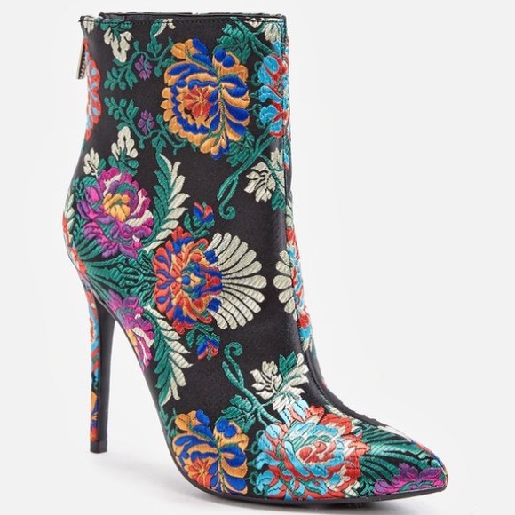 “Madelina” Justfab Black Flower 4” Heel Booties! 💥 - Picture 11 of 11